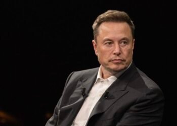 Elon Musk turns attention to UK commenting on Nigel Farage and GB News tweets criticising UK Government