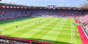 View From The Saints Terraces: The Wrong Shin Pads, The Right Robinson