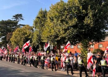 Hundreds of Fed Up locals Protest illegal-Migrants at Highfield House Hotel in Southampton