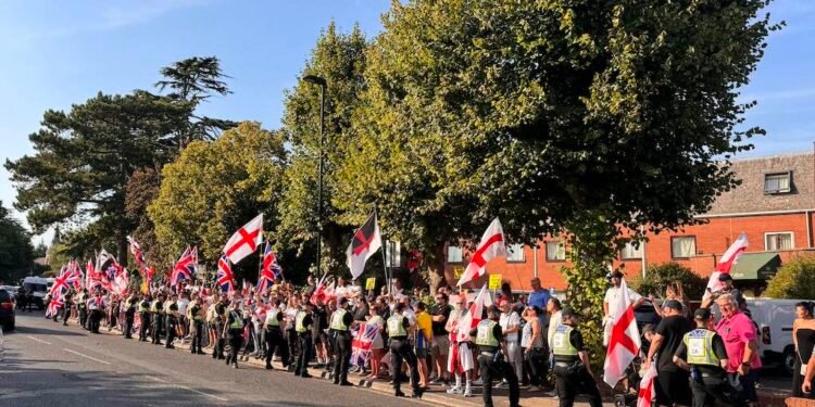 Hundreds of Fed Up locals Protest illegal-Migrants at Highfield House Hotel in Southampton