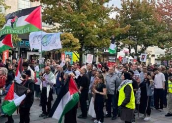 Southampton City Centre Flooded with Palestine Flags as Hundreds March for Peace