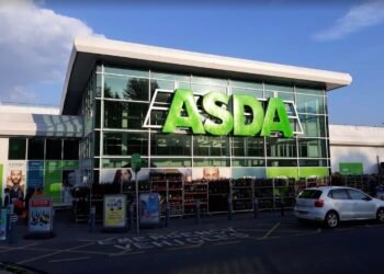 Police Appeal After Car Window Smashed in ASDA Chandler’s Ford Car Park