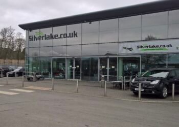 Outcry as hundreds of Hampshire Residents Object to Silverlake EV Garage Expansion on Botley Road