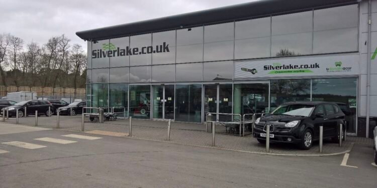 Outcry as hundreds of Hampshire Residents Object to Silverlake EV Garage Expansion on Botley Road